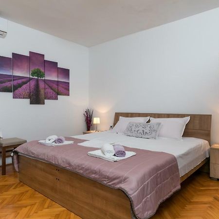 Mini Apartment Petra - Rooms Purple & Green With Kitchen And Garden Dubrovnik Eksteriør billede