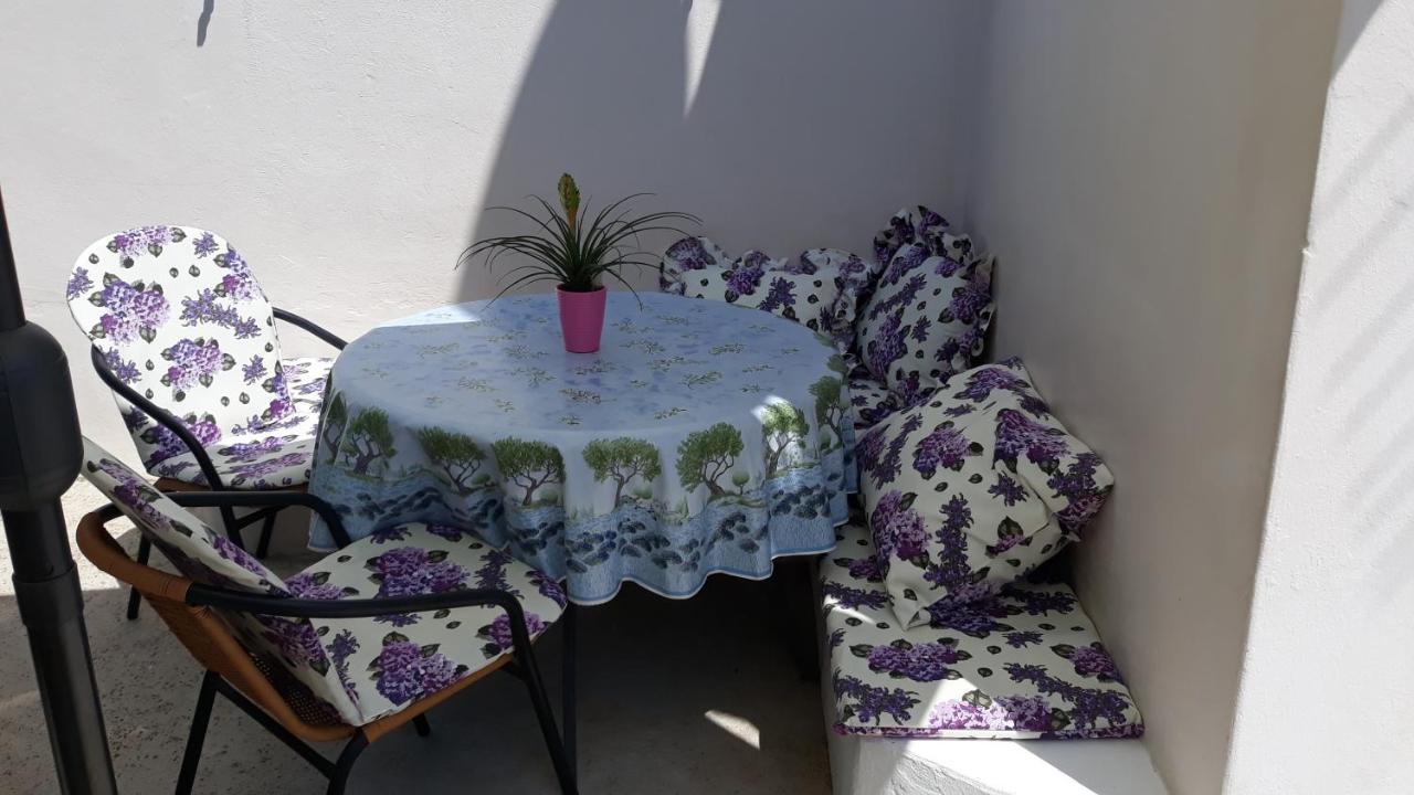 Mini Apartment Petra - Rooms Purple & Green With Kitchen And Garden Dubrovnik Eksteriør billede