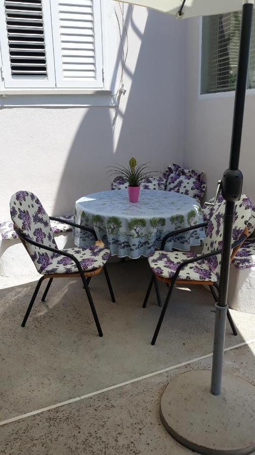 Mini Apartment Petra - Rooms Purple & Green With Kitchen And Garden Dubrovnik Eksteriør billede