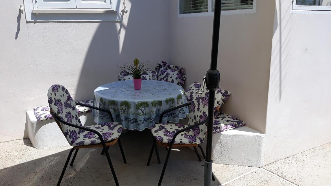 Mini Apartment Petra - Rooms Purple & Green With Kitchen And Garden Dubrovnik Eksteriør billede