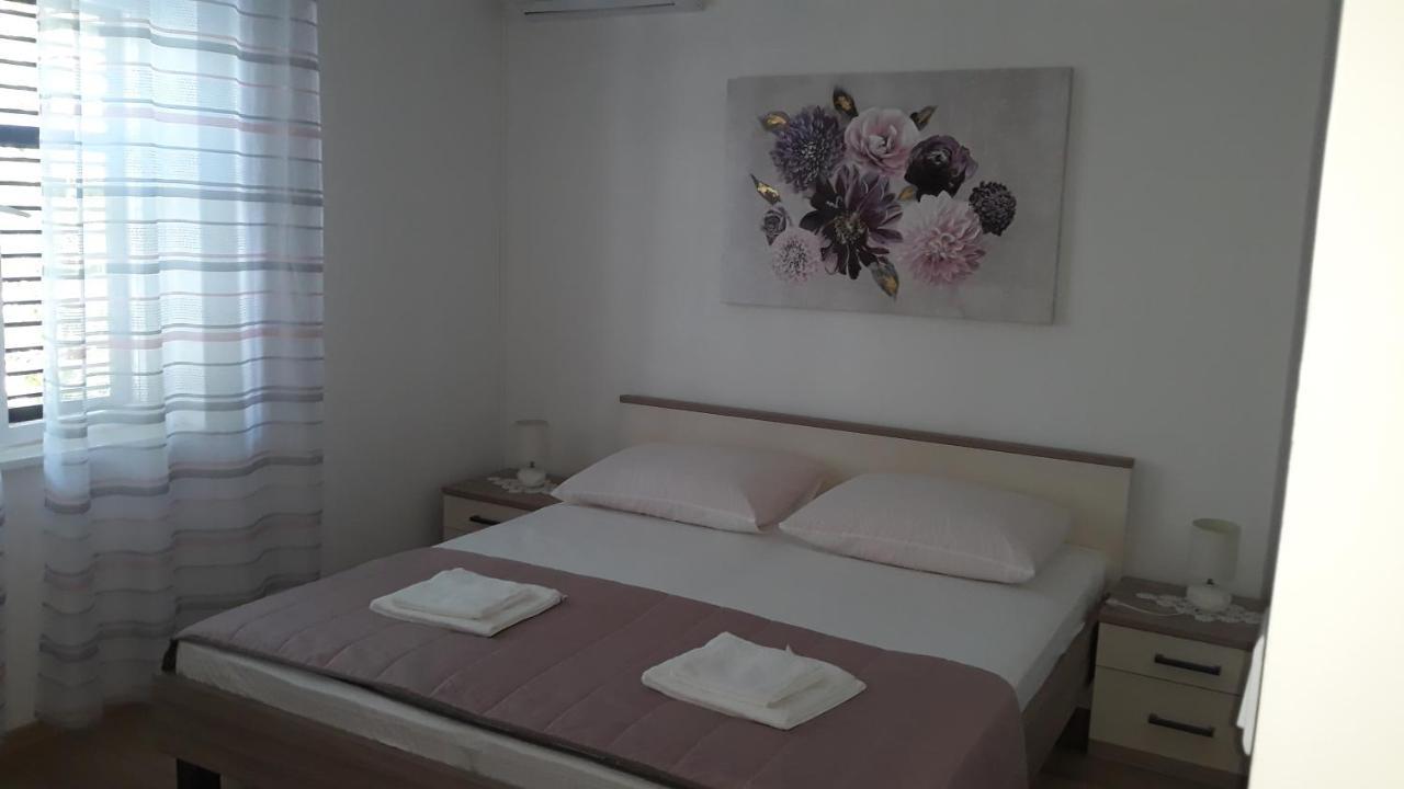 Mini Apartment Petra - Rooms Purple & Green With Kitchen And Garden Dubrovnik Værelse billede