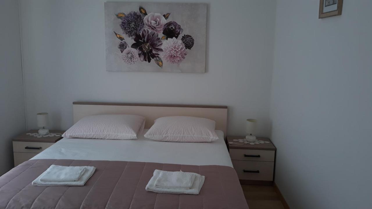 Mini Apartment Petra - Rooms Purple & Green With Kitchen And Garden Dubrovnik Eksteriør billede