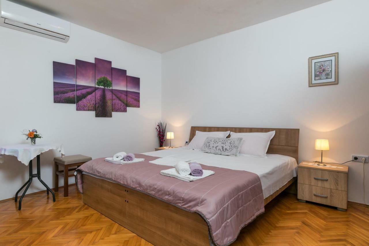 Mini Apartment Petra - Rooms Purple & Green With Kitchen And Garden Dubrovnik Eksteriør billede